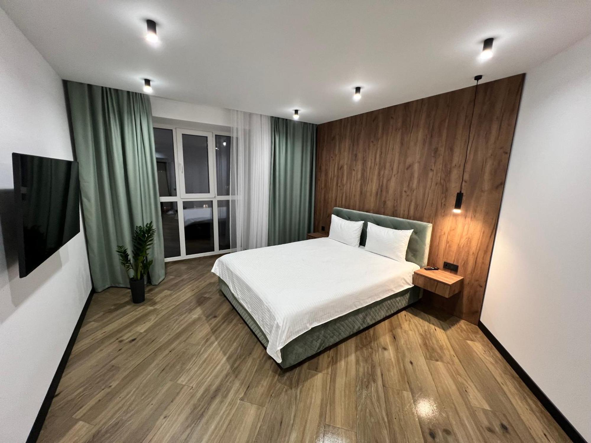 Люкс Апартаменти Район Автовокзалу В Жкарена Та Жк Great House Поблизу Обласноі Лікарні Rivne Exterior photo