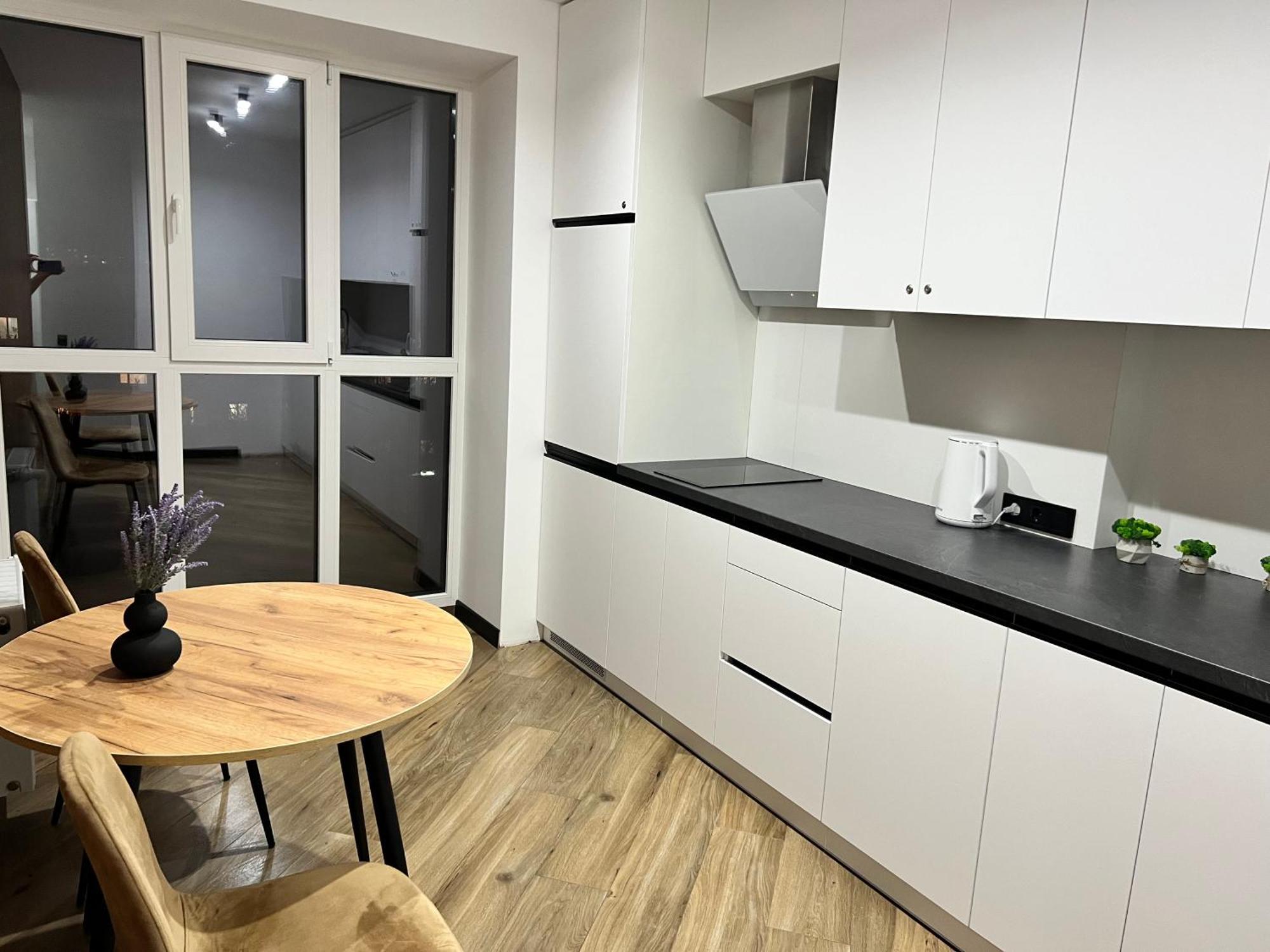 Люкс Апартаменти Район Автовокзалу В Жкарена Та Жк Great House Поблизу Обласноі Лікарні Rivne Exterior photo