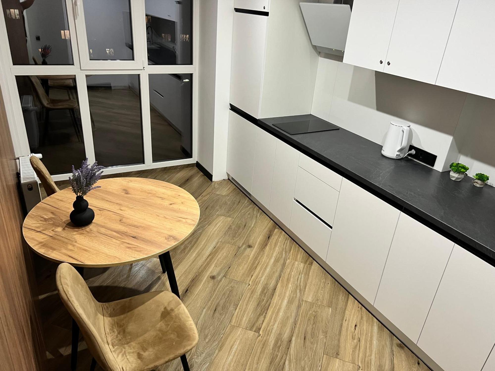 Люкс Апартаменти Район Автовокзалу В Жкарена Та Жк Great House Поблизу Обласноі Лікарні Rivne Exterior photo